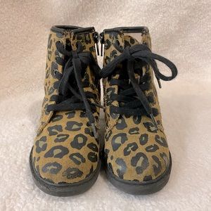 Toddler combat boots